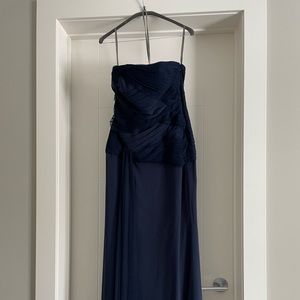 White by Vera Wang Tulle Strapless Bridesmaid Dress Size 4. Navy.